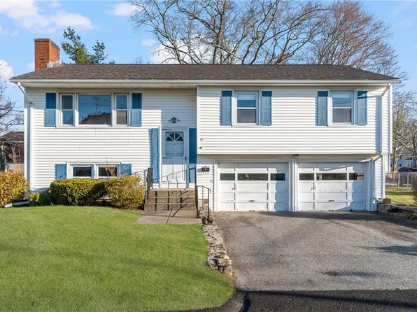 47 Cole St, Bristol, RI 02809