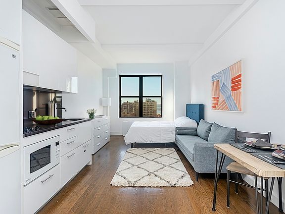 3rd image of 212 W 91st St APT 1523