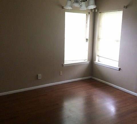 5th image of 334 Lewis St