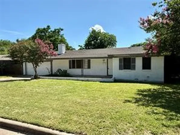 1136 Simpson Dr, Hurst, TX 76053
