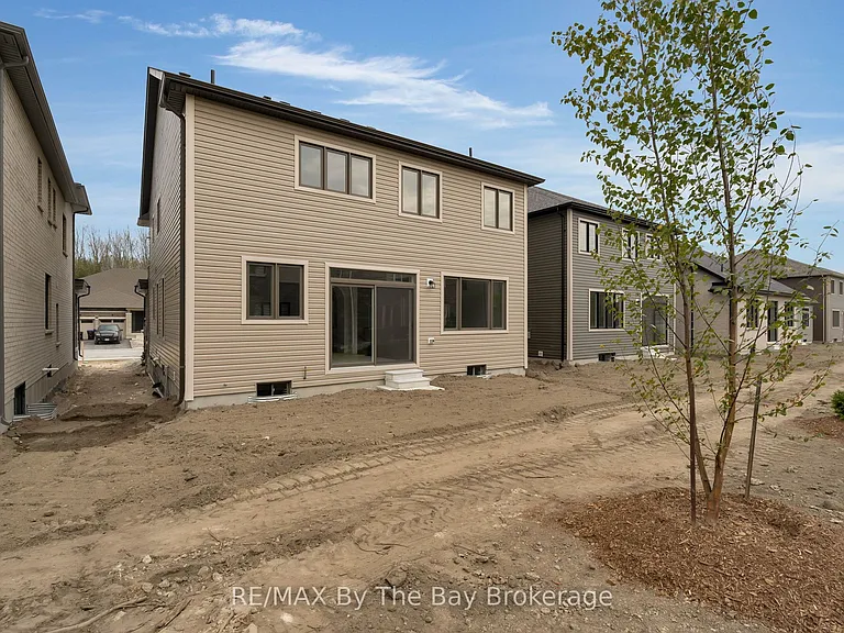 48 Del Ray Cres — Photo 19