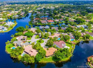 9850 SW 2nd St, Plantation, FL 33324