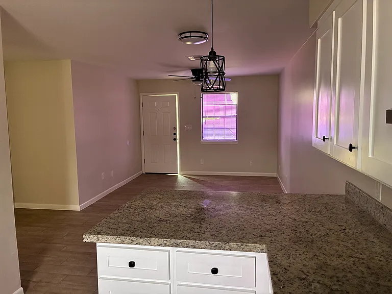 3001 E Price St #9 — Photo 8