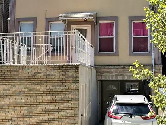 2nd image of 621 38th St #3