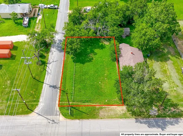 E 1st Ave, Corsicana, TX 75110