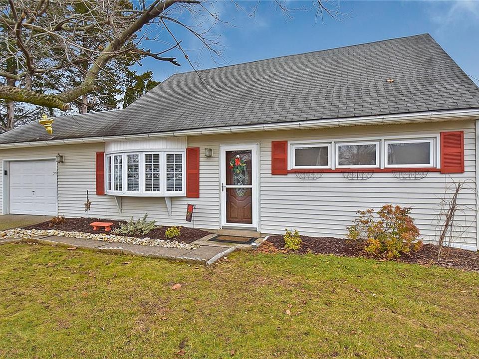 1st image of 8 Wilden Dr
