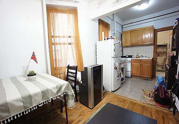 2nd image of 330 W 43rd St APT 6