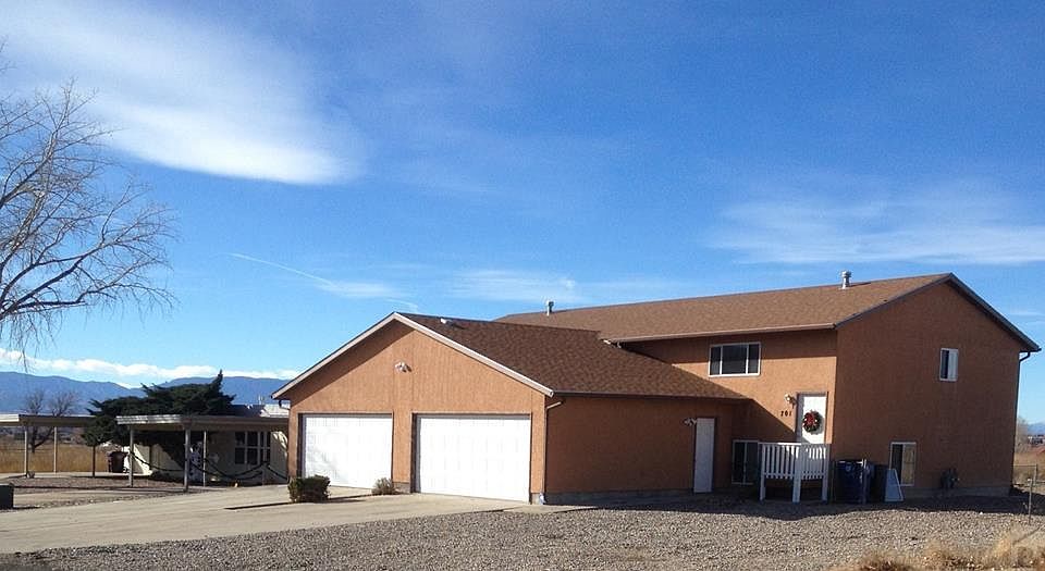 1st image of 701 S Bellflower Dr