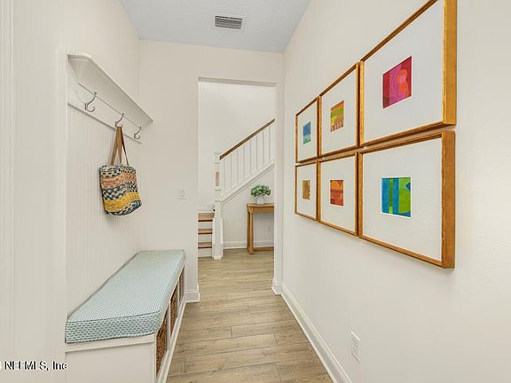 5th image of 107 SEABROOK VILLAGE Avenue