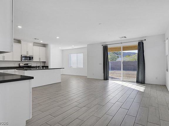 3rd image of 303 Fletcher Falls St