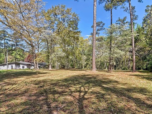 3rd image of 106 Middlebrook Dr