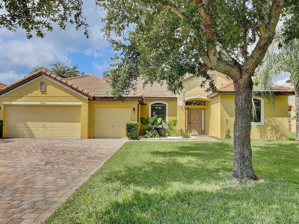 3908 Coastal Breeze Dr