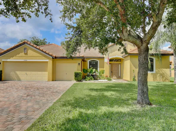 3908 Coastal Breeze Dr, Kissimmee, FL 34744