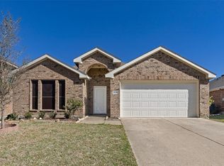 2038 Club Oak Dr, Heartland, TX 75126