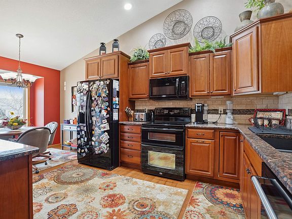 3rd image of 5405 Meadowlark Ln