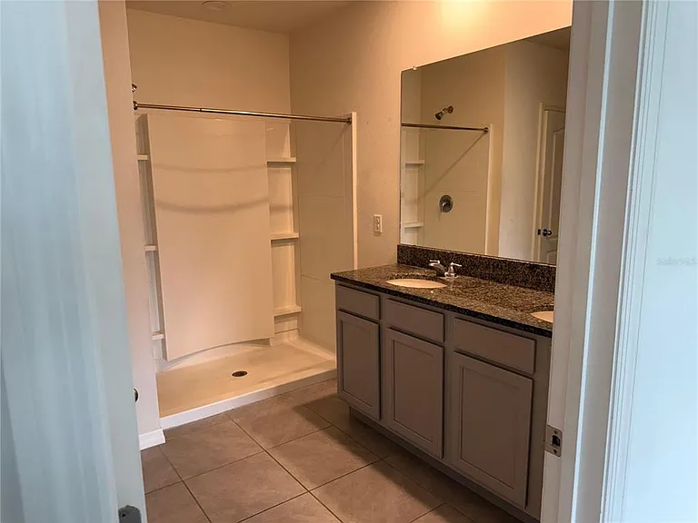 521 Nicken Grv — Photo 8