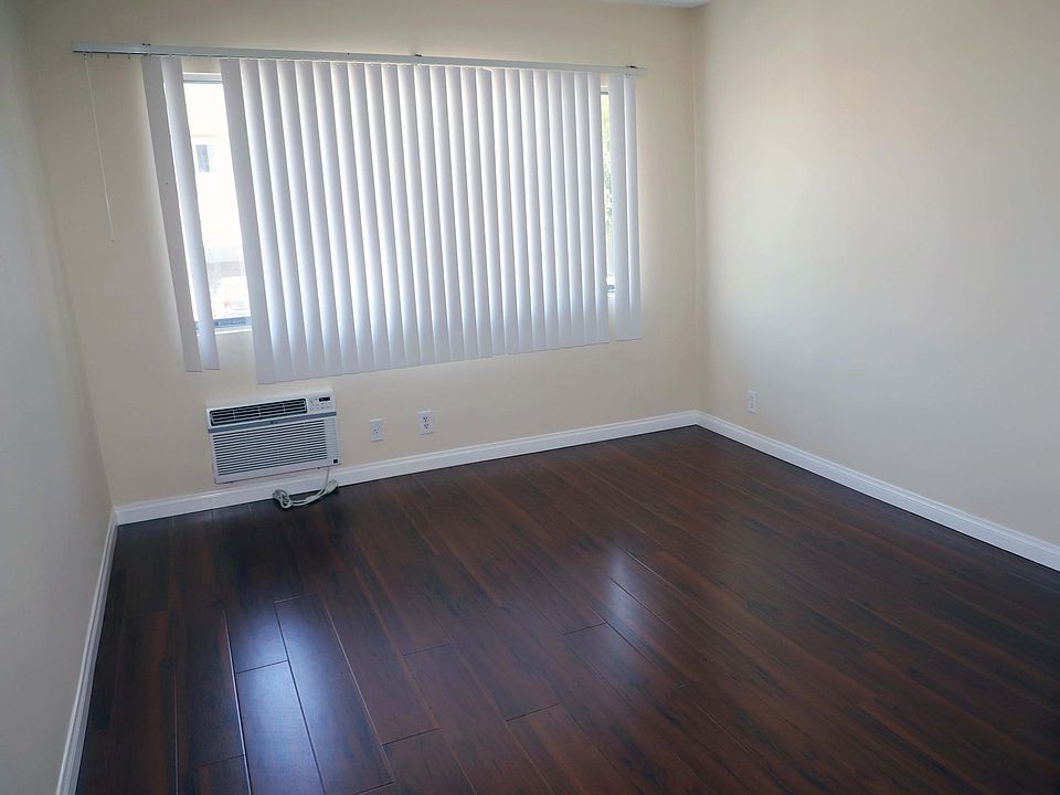 2nd image of 1005 N Stanley Ave #107