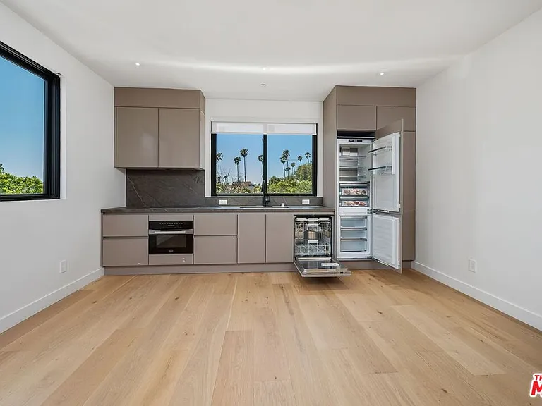 2202 Washington Ave #B — Photo 8