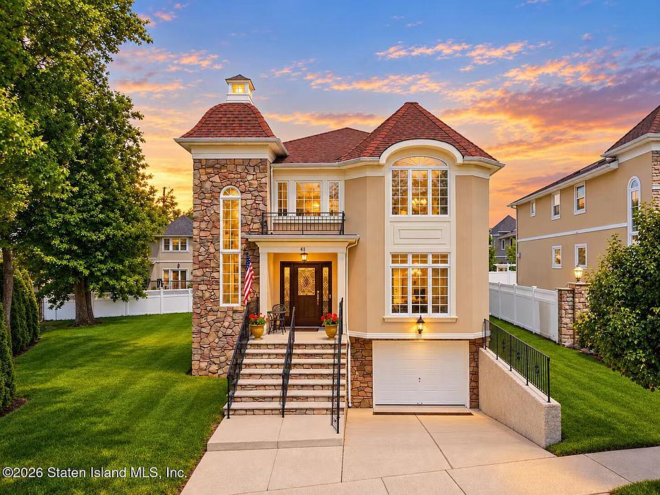1st image of 41 Saint Edward Ln