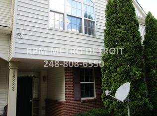 16833 Hawick Ln, Romulus, MI 48174