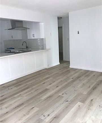 4th image of 212 N Juanita Ave #1