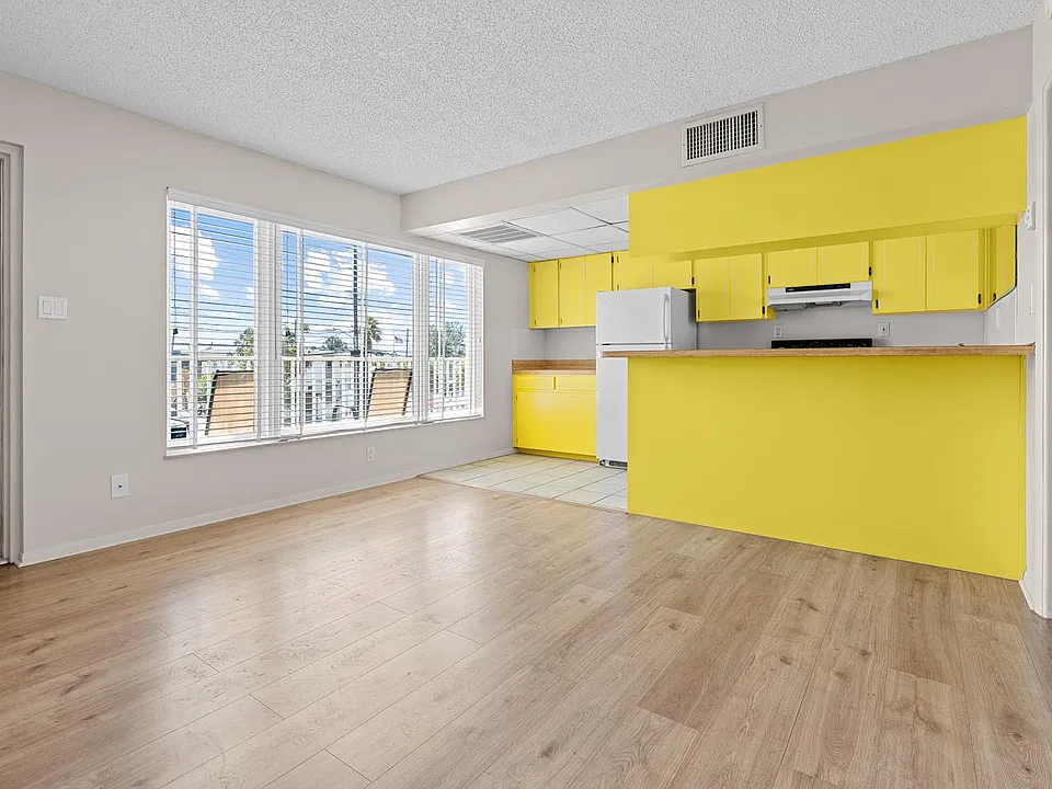 8901 Harrell Ave #8