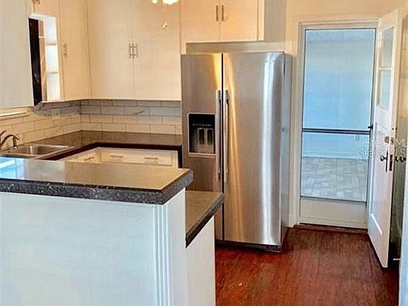 3rd image of 110 S Himes Ave