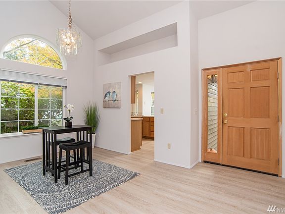 5th image of 24340 SE 41st Ln #35