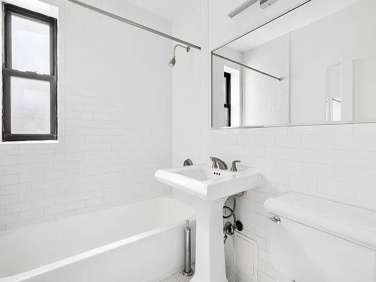 252 E 61st St #S4J — Photo 10