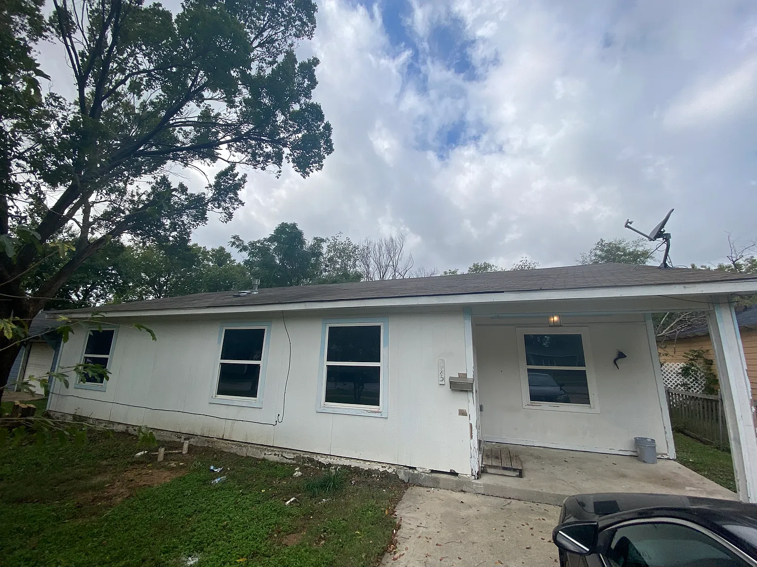 525 Thompson St — Photo 1