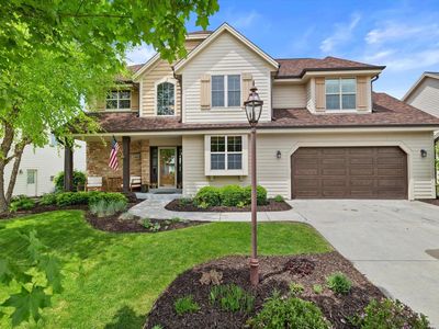 2106 Deer PATH, Waukesha, WI, 53189