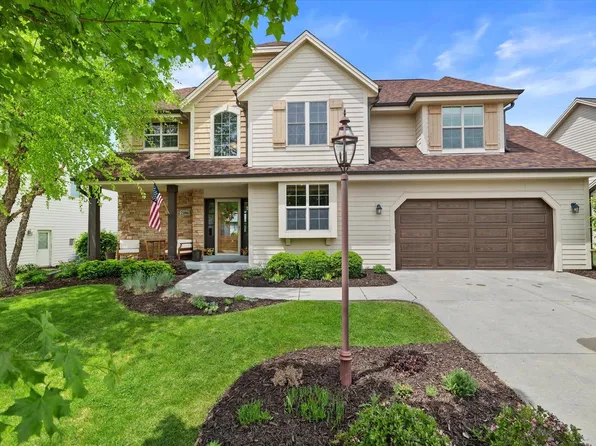 2106 Deer PATH, Waukesha, WI 53189
