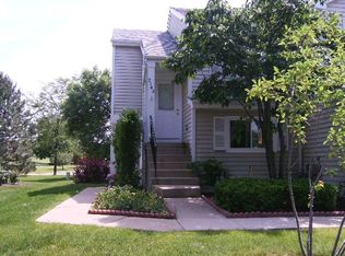 2143 Southwind Cir, Schaumburg, IL 60194