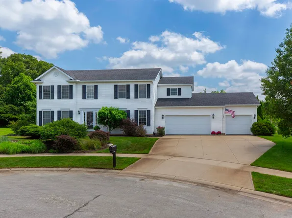 13652 Ravenwood Dr, Granger, IN 46530