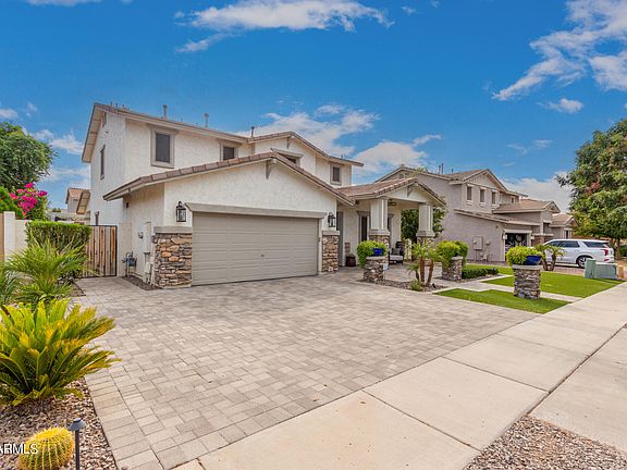 3rd image of 1253 E Apricot Lane
