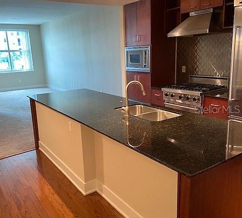 5th image of 1120 E Kennedy Blvd Unit 1022