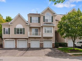 247 Ridge Dr, Pompton Lakes, NJ 07442