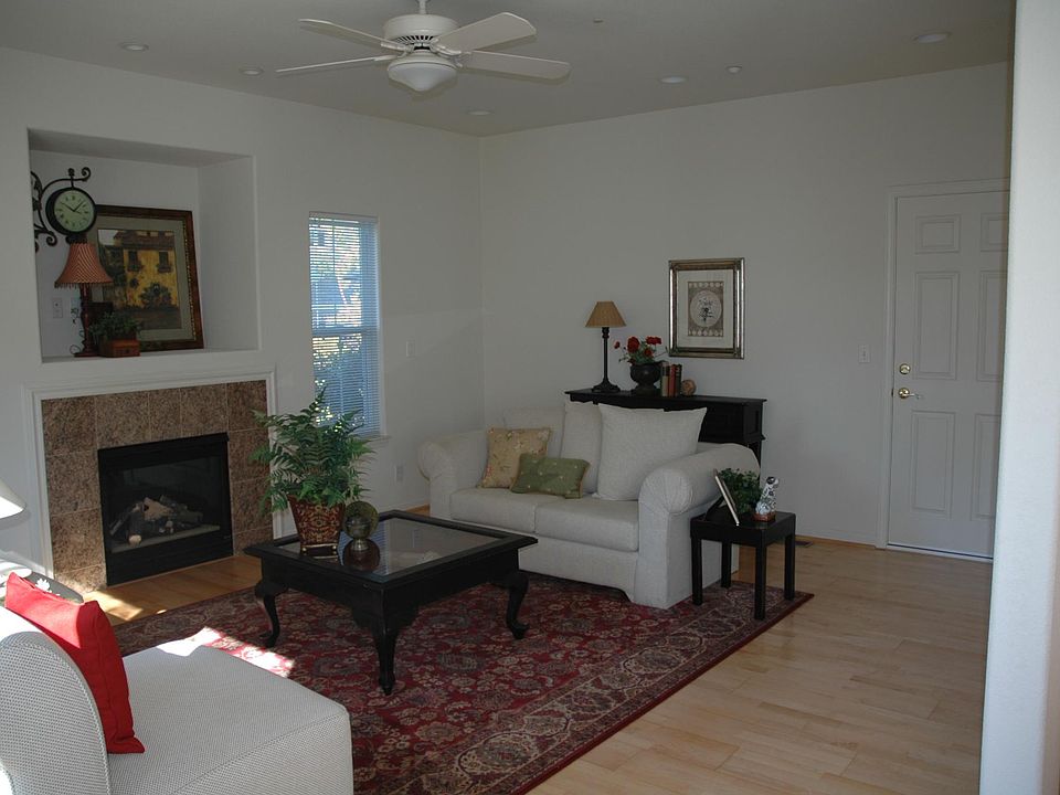2nd image of 361 Florence St