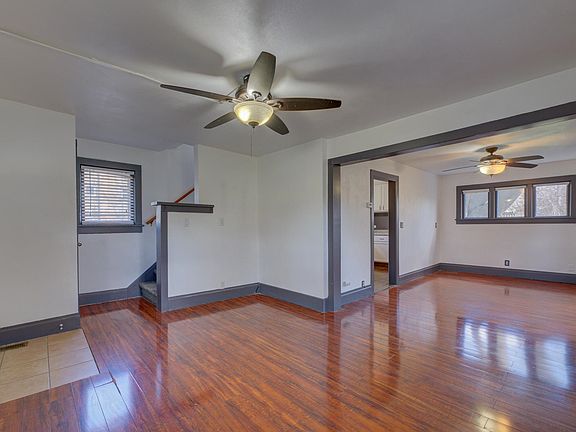 3rd image of 909 Johnson St