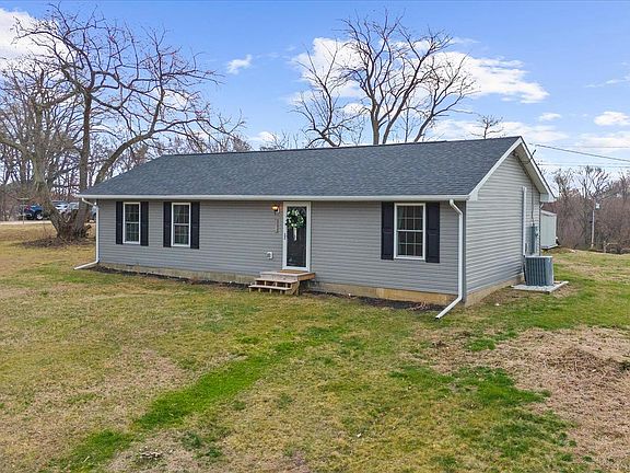 3rd image of 301 Lincoln Dr