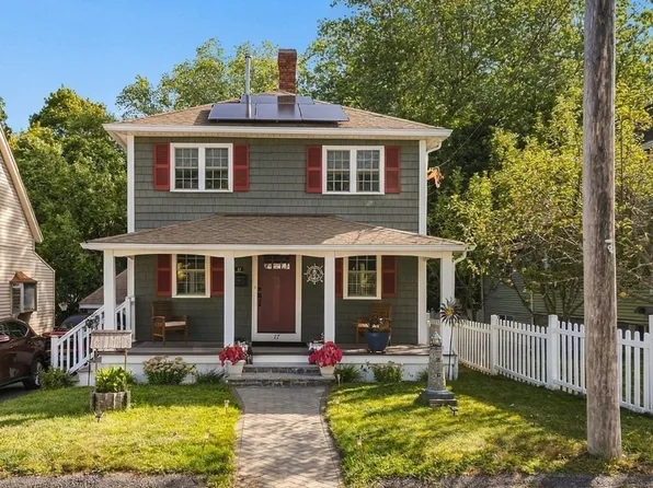 17 Bicknell Rd, Weymouth, MA 02191