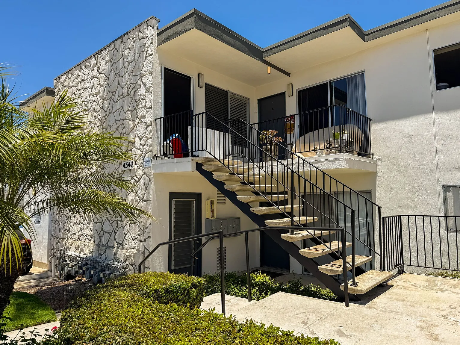 Ingulf Bay Apartments — Photo 4