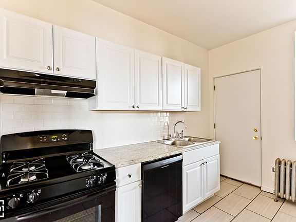 5th image of 1430 W Argyle St #3