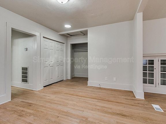 4th image of 943 East Dr
