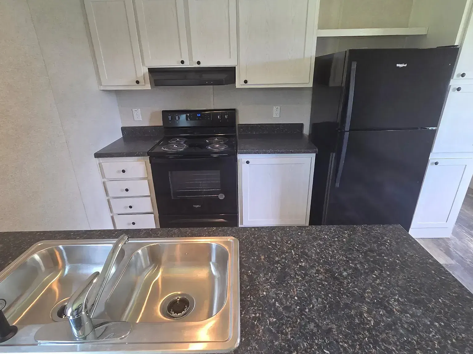3 Bed 2 Bath Home Available for Lease at Myrtle Grove - Apply Now! — Photo 4