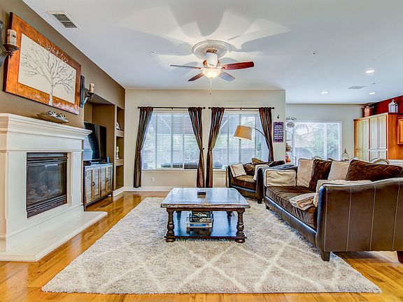 3rd image of 216 Kinloch Ct