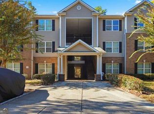 8201 Fairington Village Dr, Lithonia, GA 30038