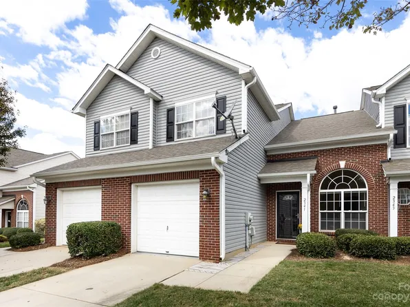 2341 Calabassas Ln, Matthews, NC 28105