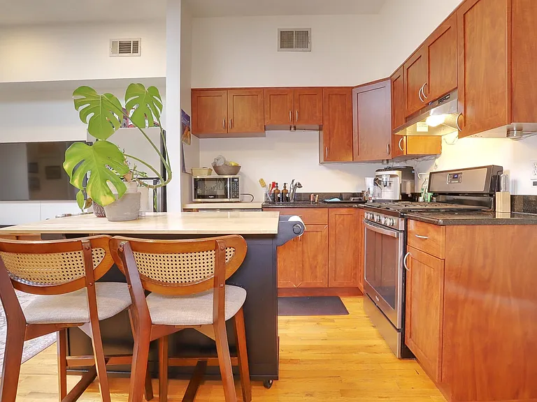 519 Monroe St #3B — Photo 4