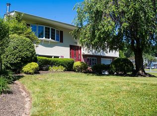 2 Wexler Ct, Garnerville, NY 10923